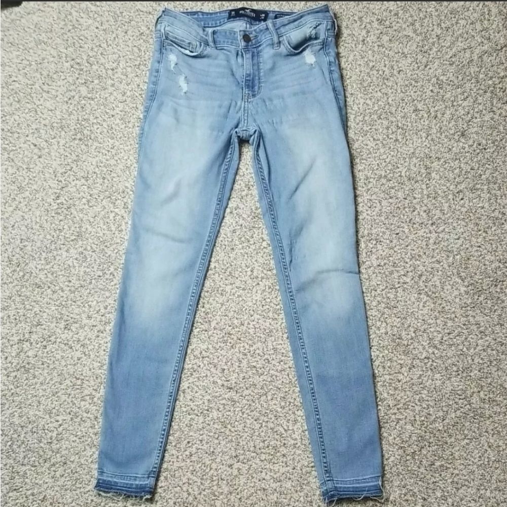 COPY - Hollister Mid Rise Super Skinny Stretch Light Wash Jeans Size 3R 26W X 3…